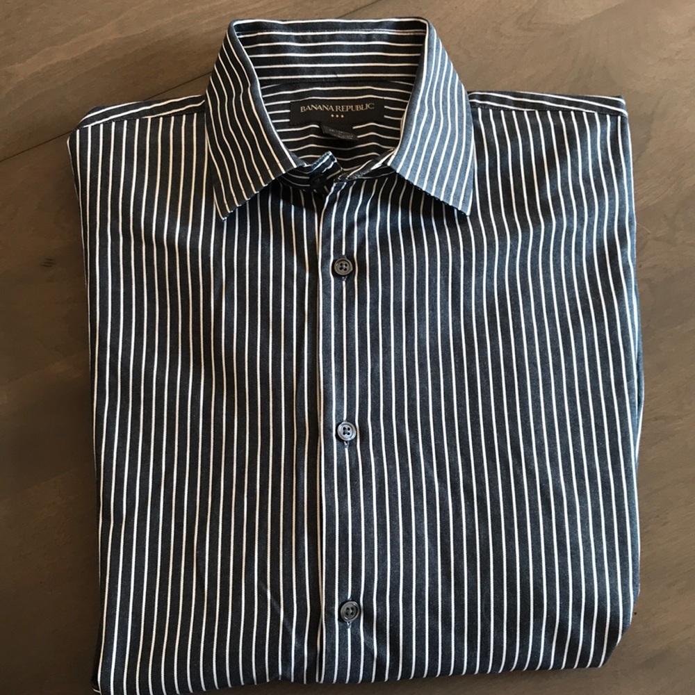 Banana Republic Men’s Button Down Shirt